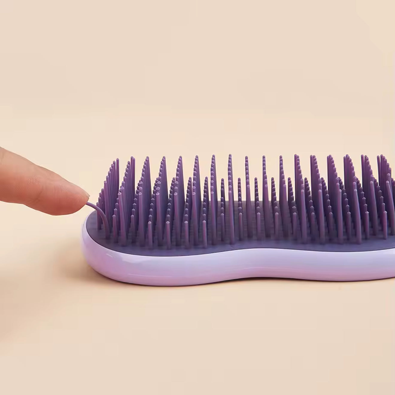 The CurlSculpt Detangler™