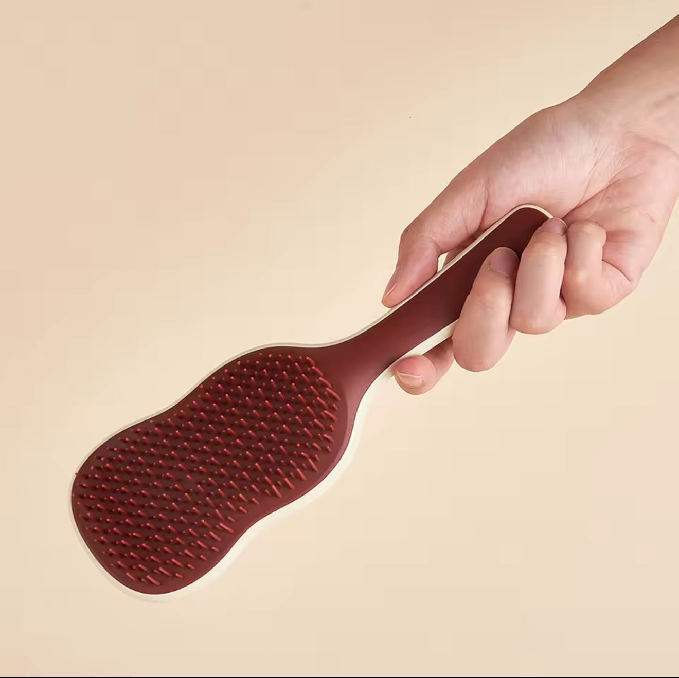 The CurlSculpt Detangler™